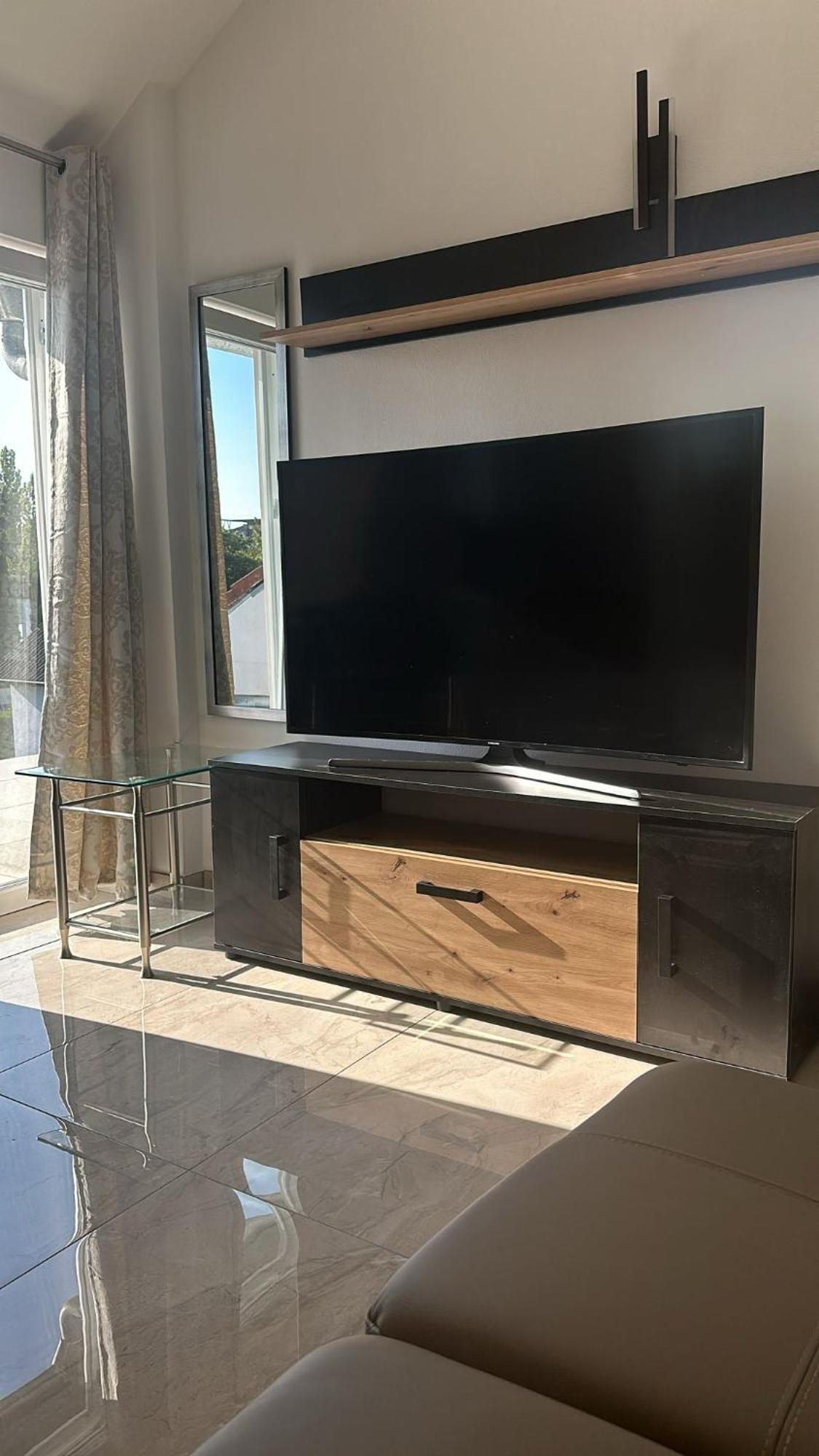 Apartment Two-room With Fully Equipped Kitchen Near S8 Station