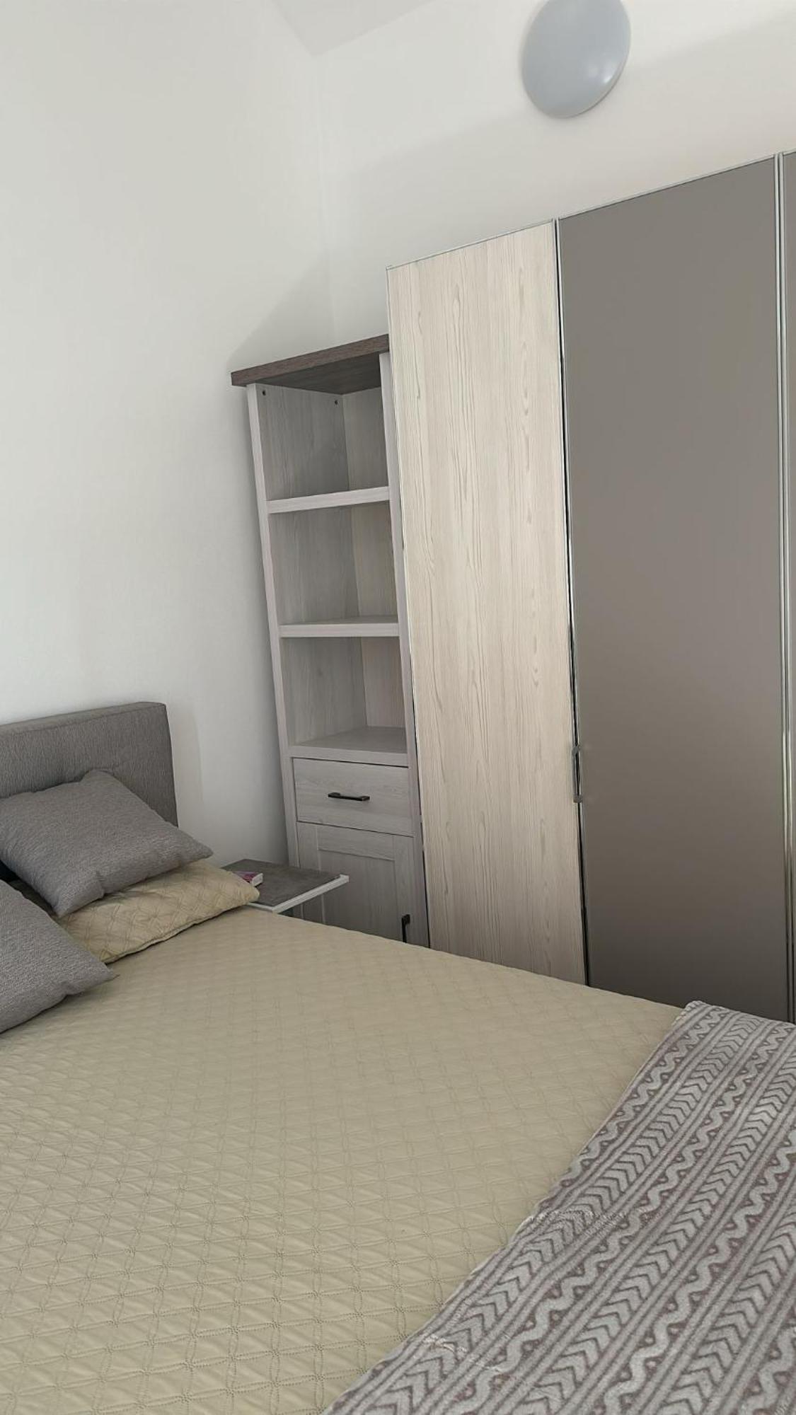 Two-room With Fully Equipped Kitchen Near S8 Station