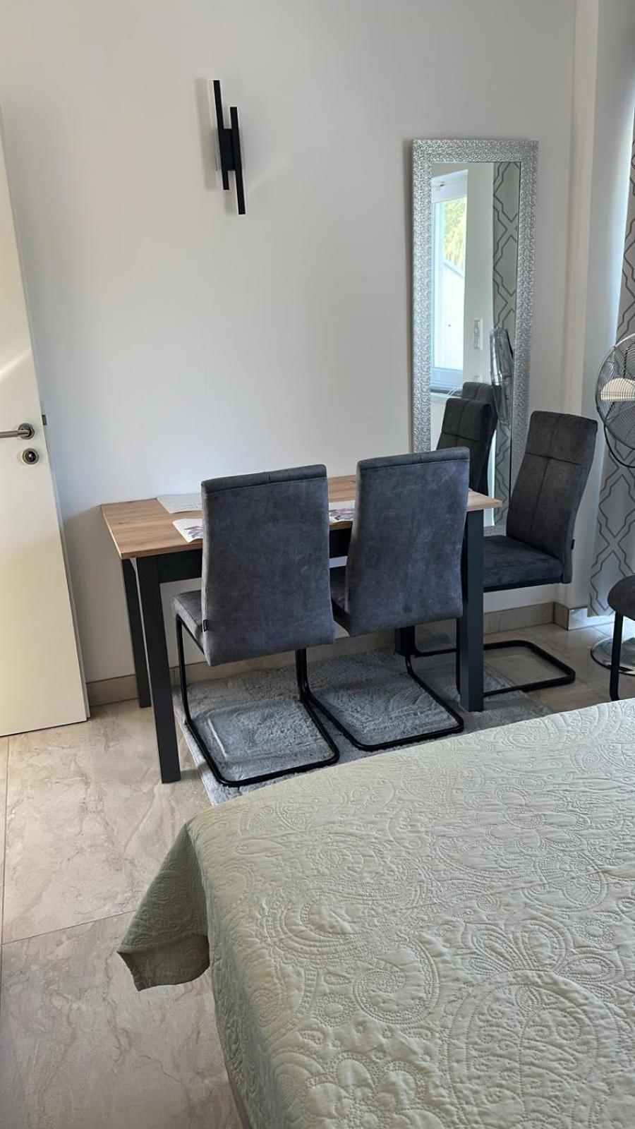 Two-room With Fully Equipped Kitchen Near S8 Station Apartment *
